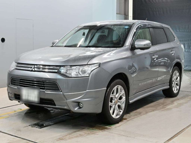MITSUBISHI OUTLANDER — фото
