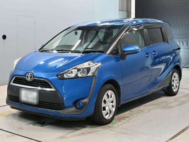 TOYOTA SIENTA — фото