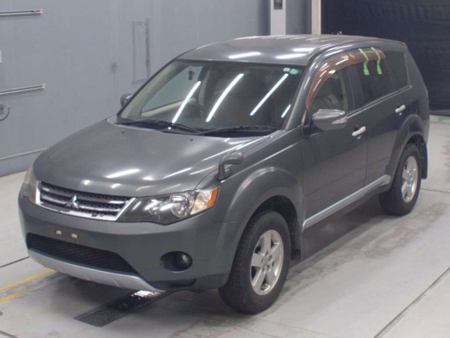 MITSUBISHI OUTLANDER — фото