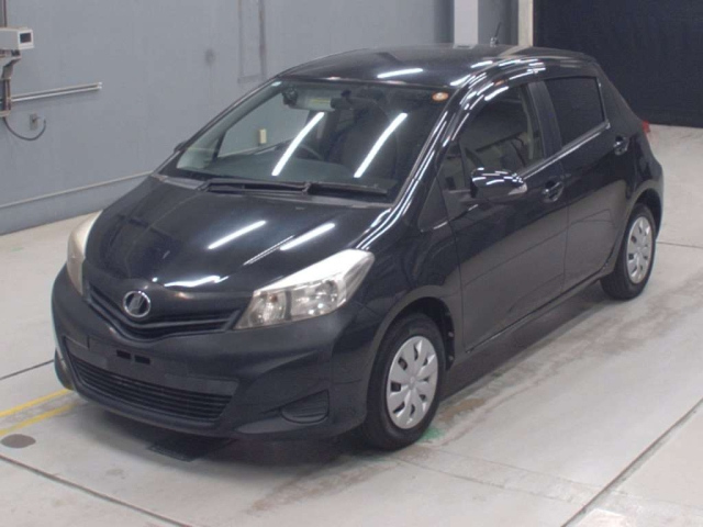 TOYOTA VITZ — фото