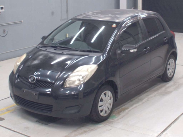TOYOTA VITZ — фото