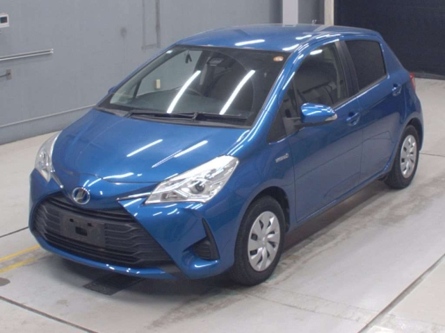 TOYOTA VITZ — фото