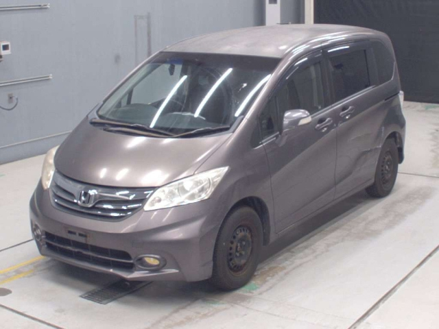 HONDA FREED — фото