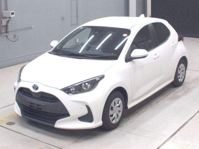 TOYOTA YARIS — фото