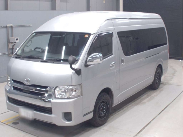 TOYOTA HIACE — фото