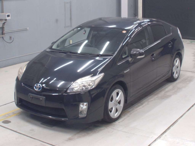 TOYOTA PRIUS — фото