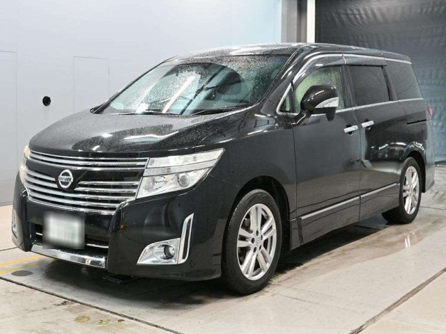 NISSAN ELGRAND — фото