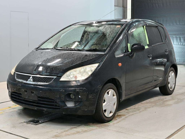 MITSUBISHI COLT — фото