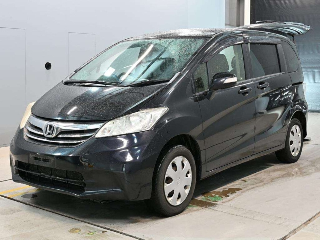 HONDA FREED — фото