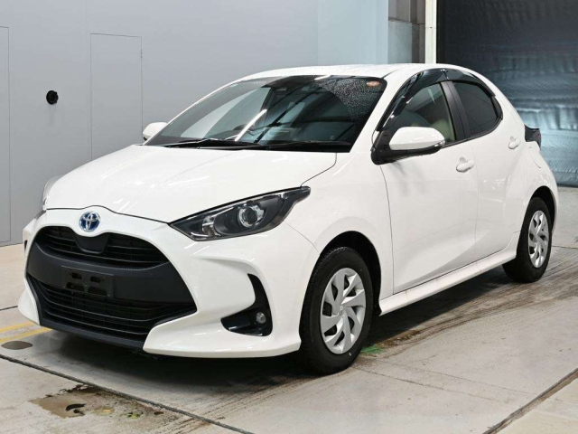 TOYOTA YARIS — фото