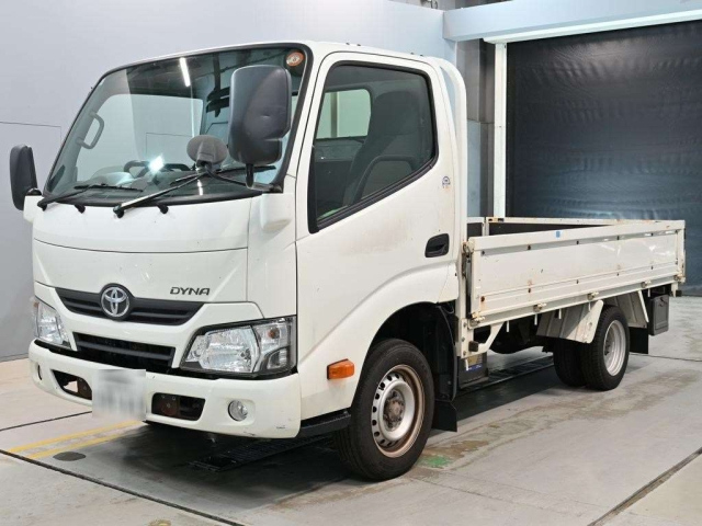 TOYOTA DYNA — фото