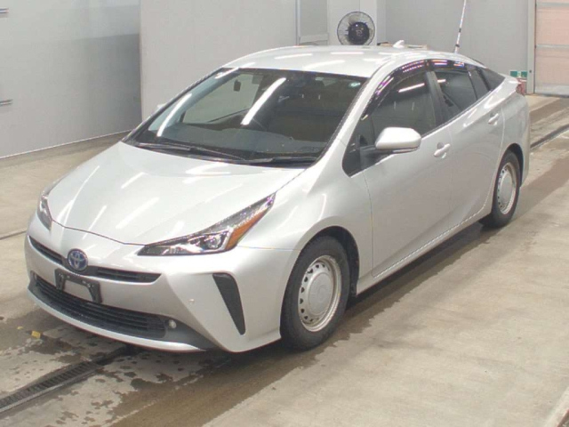 TOYOTA PRIUS — фото