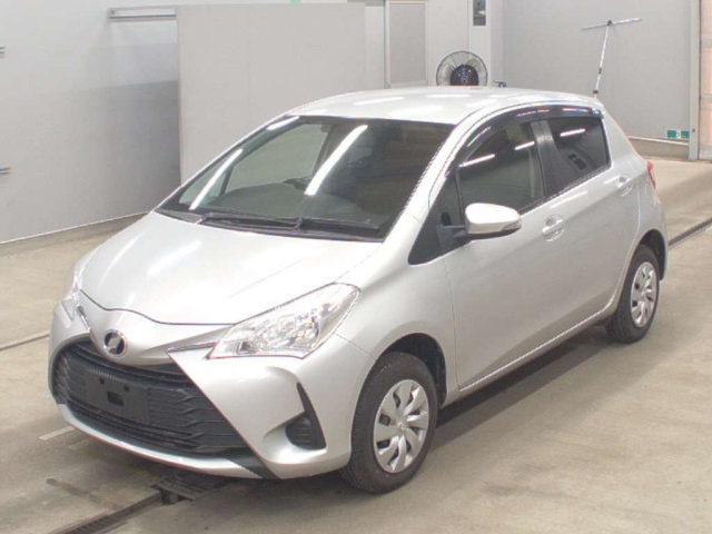 TOYOTA VITZ — фото