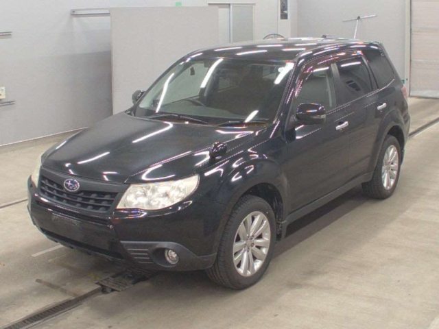 SUBARU FORESTER — фото