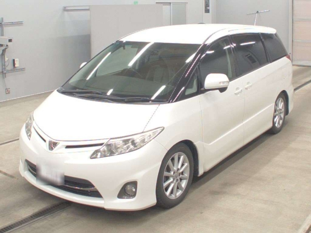 TOYOTA ESTIMA — фото