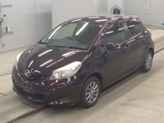 TOYOTA VITZ — фото