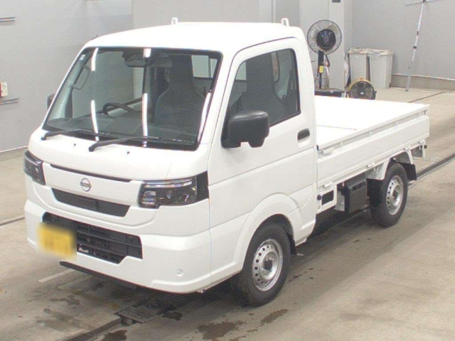 NISSAN CLIPPER — фото