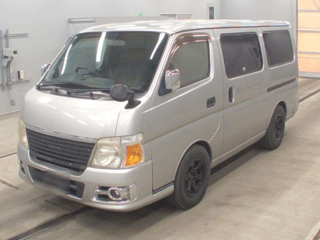 NISSAN CARAVAN — фото