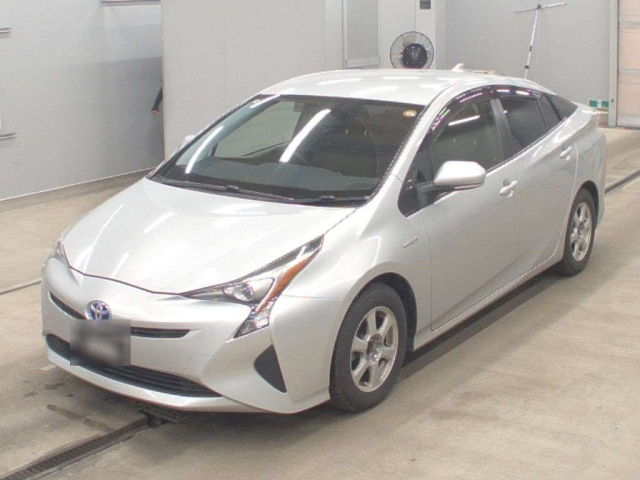 TOYOTA PRIUS — фото
