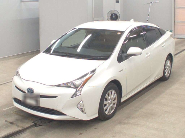 TOYOTA PRIUS — фото