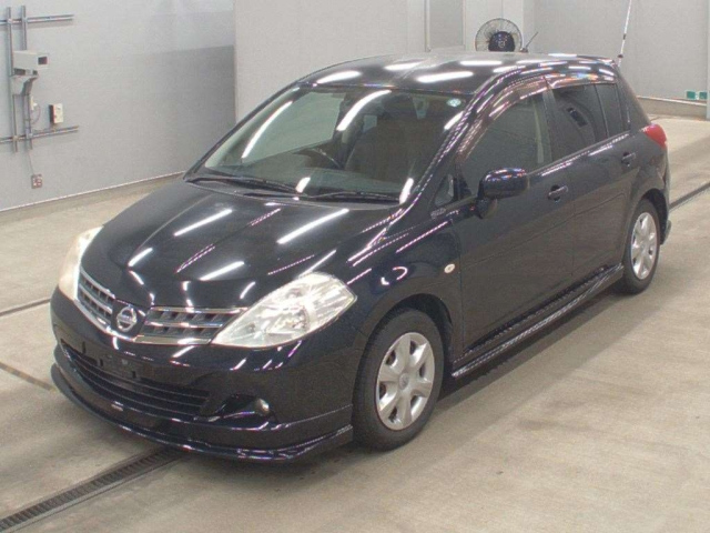 NISSAN TIIDA — фото