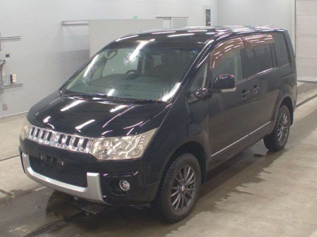MITSUBISHI DELICA — фото