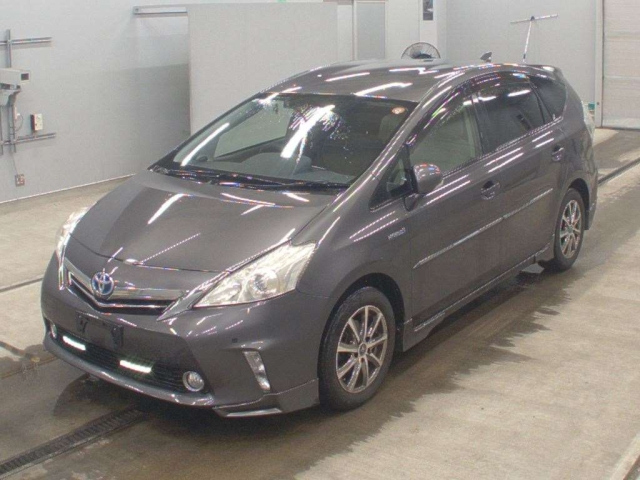 TOYOTA PRIUS — фото