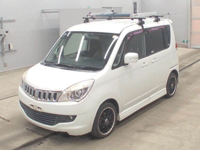 MITSUBISHI DELICA — фото