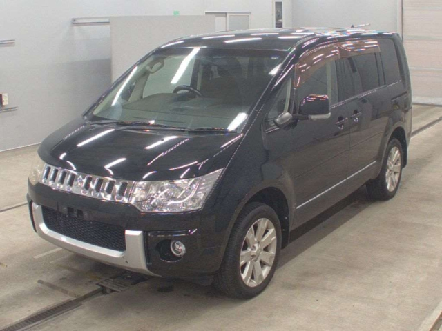 MITSUBISHI DELICA — фото