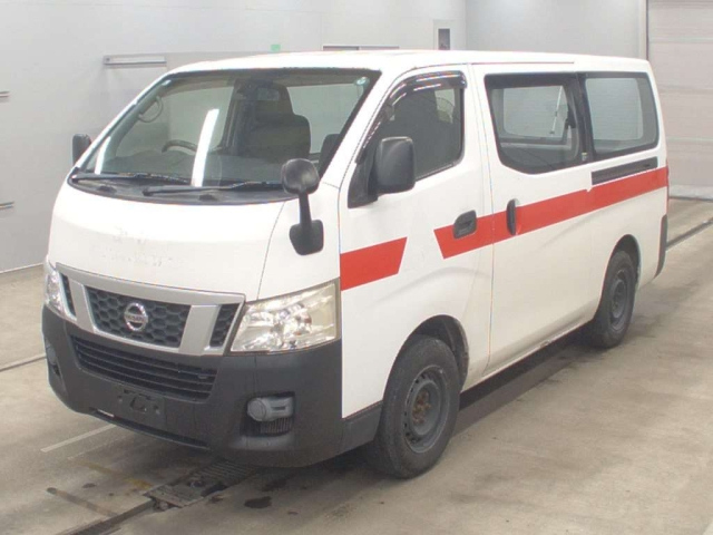 NISSAN CARAVAN — фото