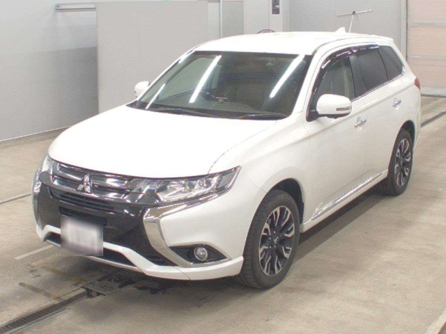 MITSUBISHI OUTLANDER — фото