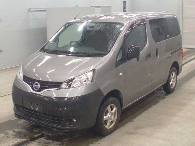 NISSAN NV200 — фото