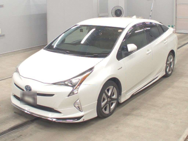 TOYOTA PRIUS — фото