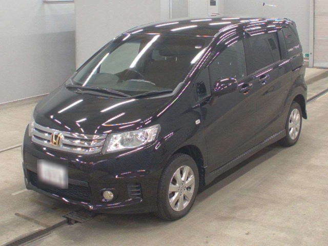 HONDA FREED — фото