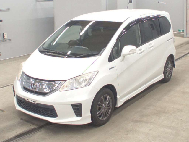 HONDA FREED — фото