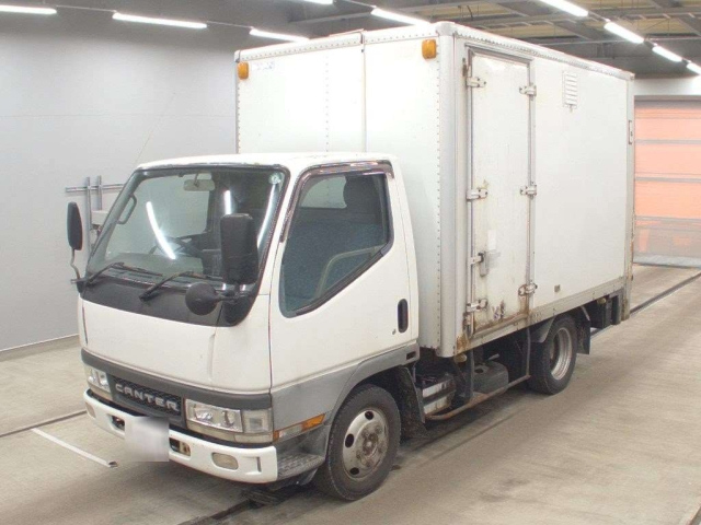 MITSUBISHI CANTER — фото