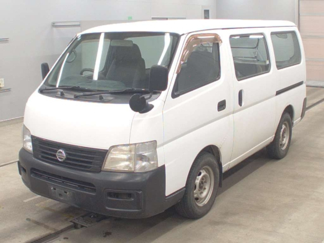 NISSAN CARAVAN — фото