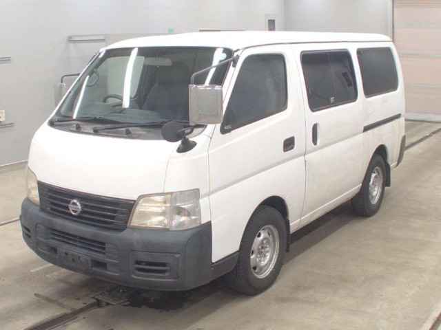 NISSAN CARAVAN — фото