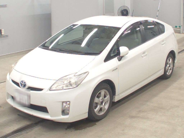 TOYOTA PRIUS — фото