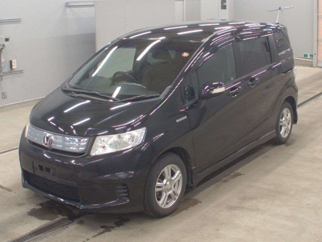 HONDA FREED — фото