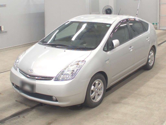 TOYOTA PRIUS — фото