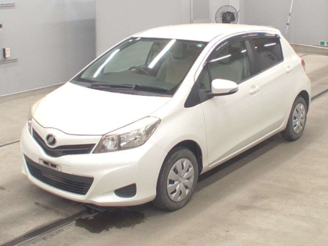 TOYOTA VITZ — фото