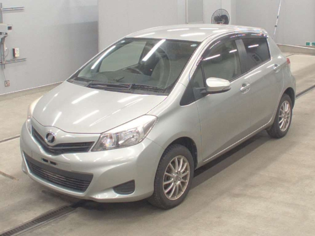 TOYOTA VITZ — фото