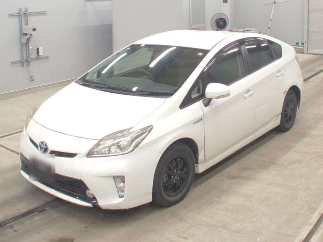 TOYOTA PRIUS — фото