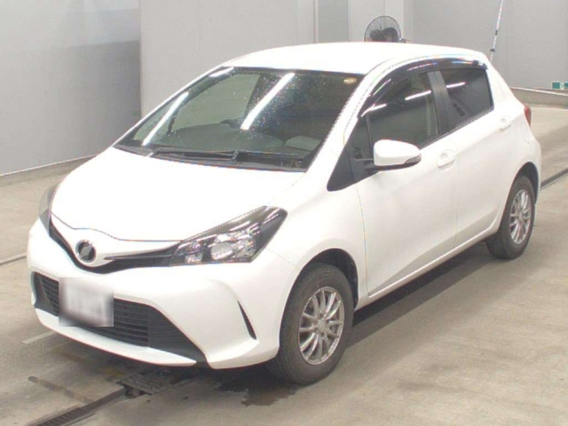 TOYOTA VITZ — фото
