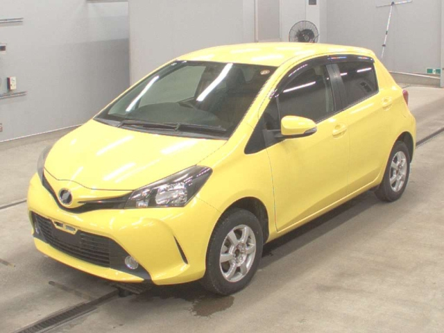 TOYOTA VITZ — фото