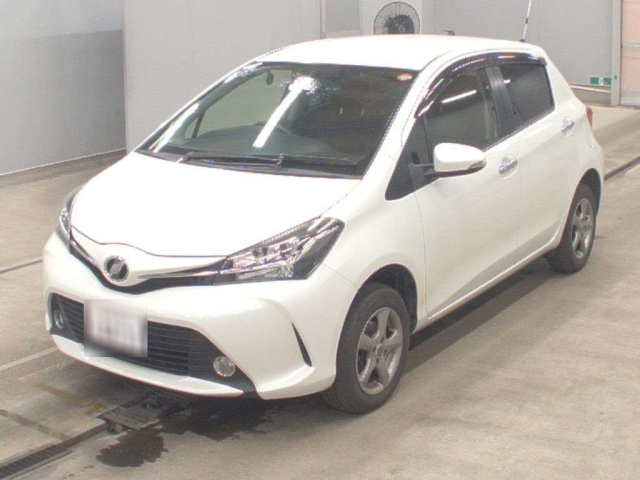 TOYOTA VITZ — фото