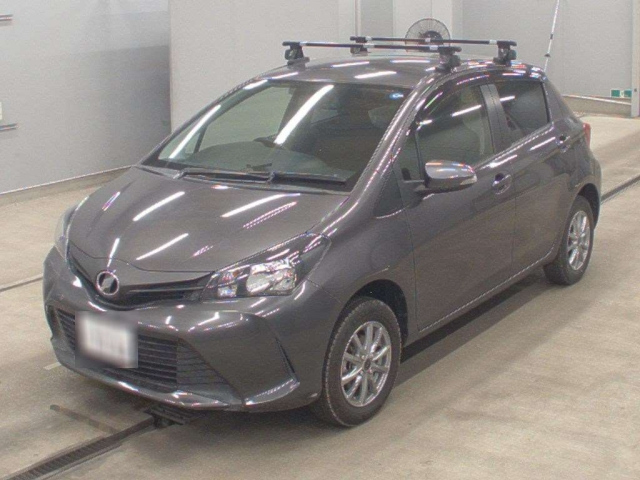 TOYOTA VITZ — фото