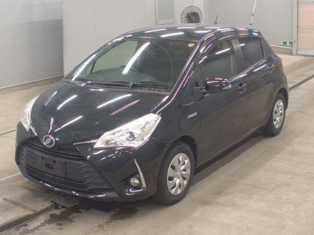TOYOTA VITZ — фото