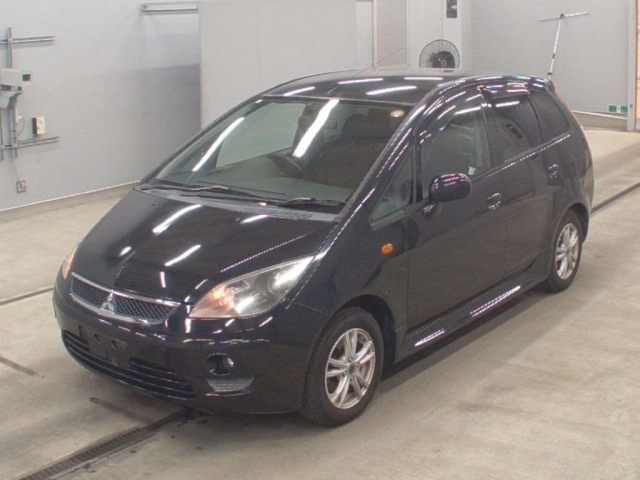 MITSUBISHI COLT — фото
